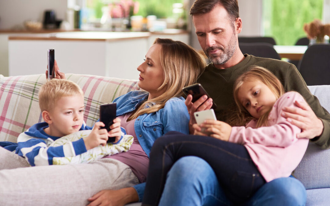 Genitori, figli e iperconnessione digitale a Torino | Neuro Emotional Facilitation